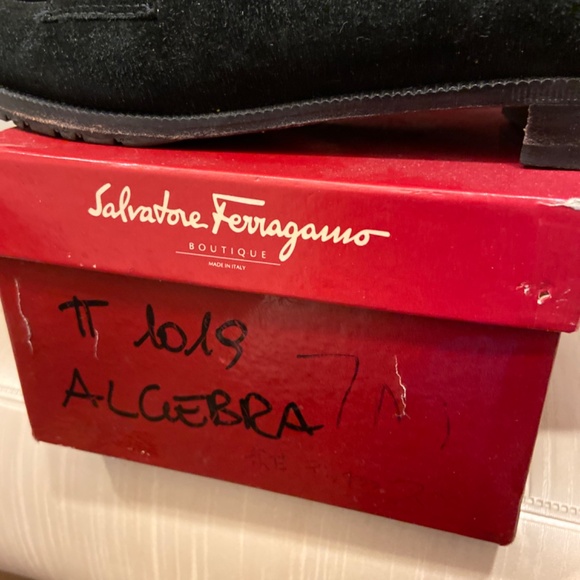 VINTAGE SALVATORE FERRAGAMO BLACK SUEDE LOAFERS 7.5 AA NARROW FLATS - Picture 8 of 9